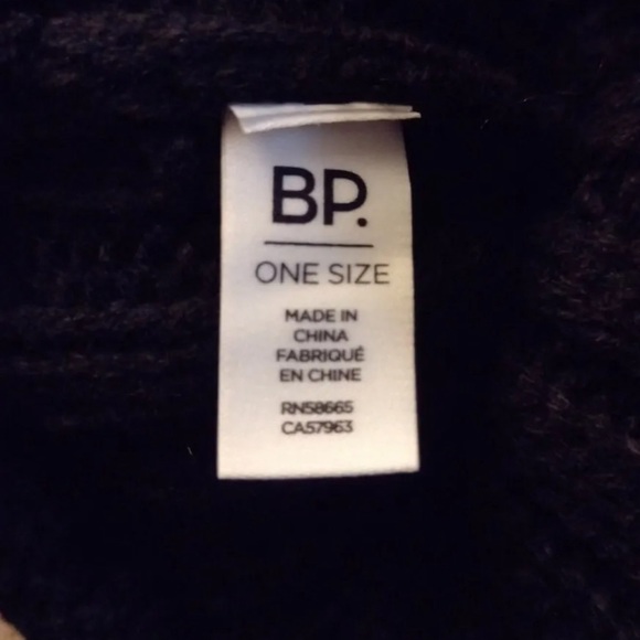 BP Pick A Pom Knit Beanie 3 Interchangeable Pom Black - Picture 4 of 4